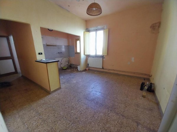 casale in vendita a Cascina in zona Latignano