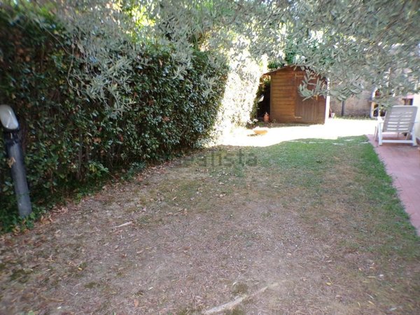 casa indipendente in vendita a Cascina