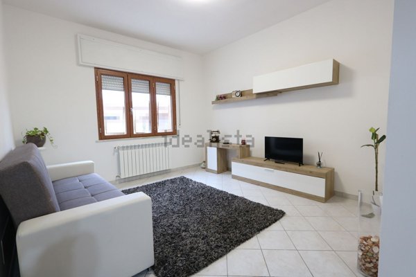 casa indipendente in vendita a Cascina