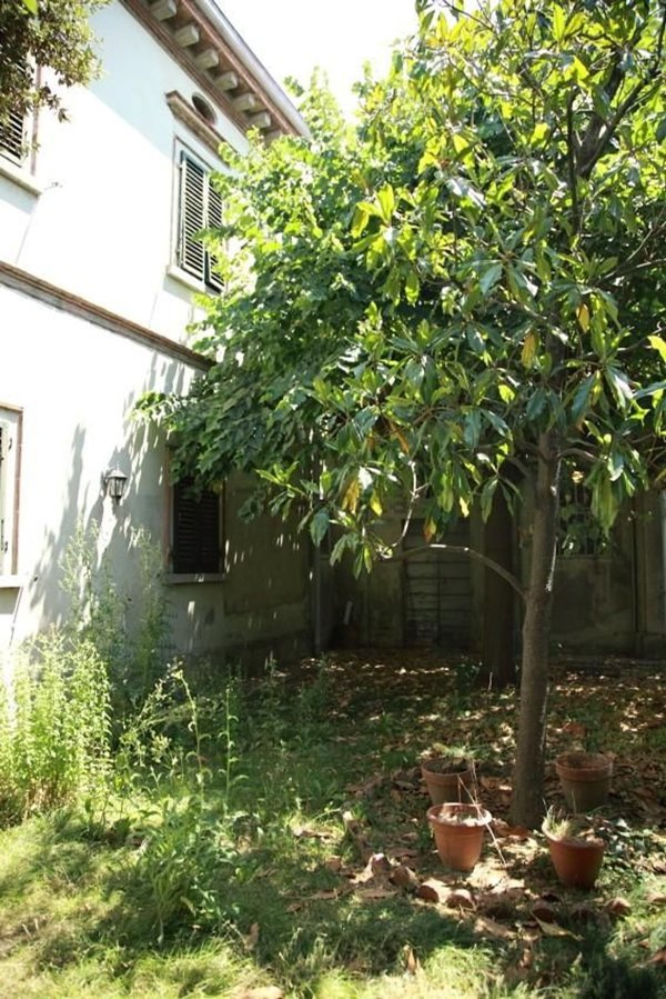 casale in vendita a Cascina