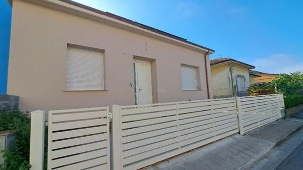 casa indipendente in vendita a Cascina in zona Casciavola
