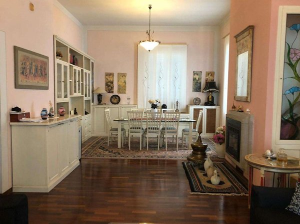 casa indipendente in vendita a Cascina
