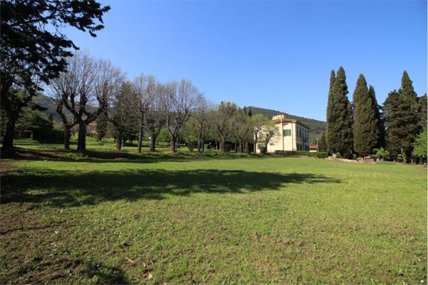 casa indipendente in vendita a Cascina