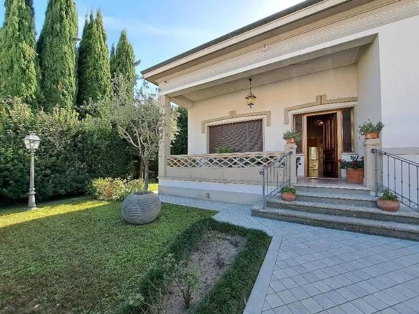 casa indipendente in vendita a Cascina in zona San Casciano