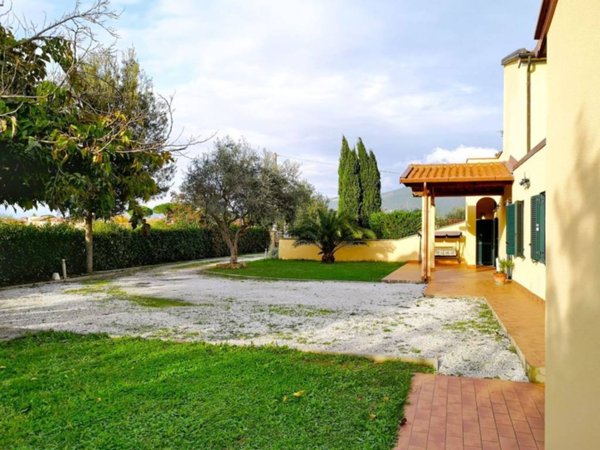 casale in vendita a Cascina in zona Musigliano