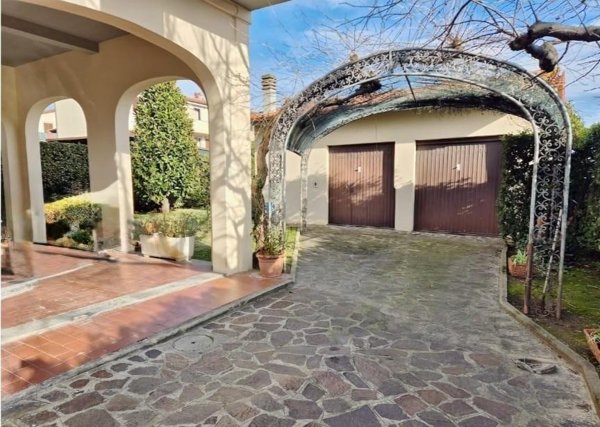 casa indipendente in vendita a Cascina in zona San Frediano a Settimo