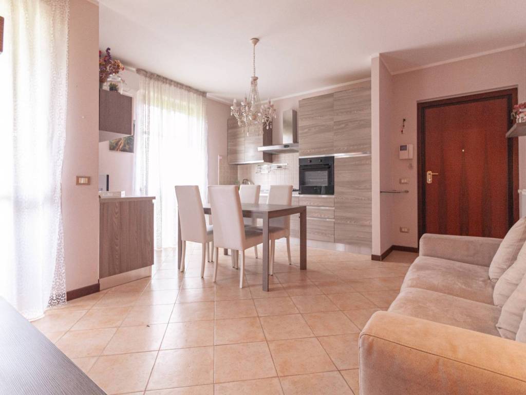 appartamento in vendita a Cascina in zona San Lorenzo alle Corti
