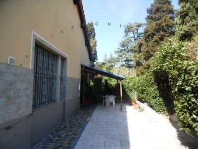 casa indipendente in vendita a Cascina