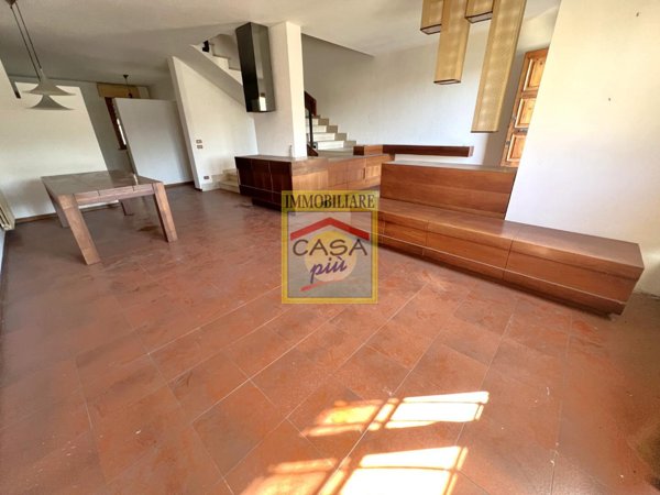 casa indipendente in vendita a Cascina