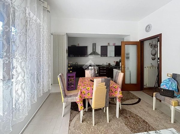 casa indipendente in vendita a Cascina