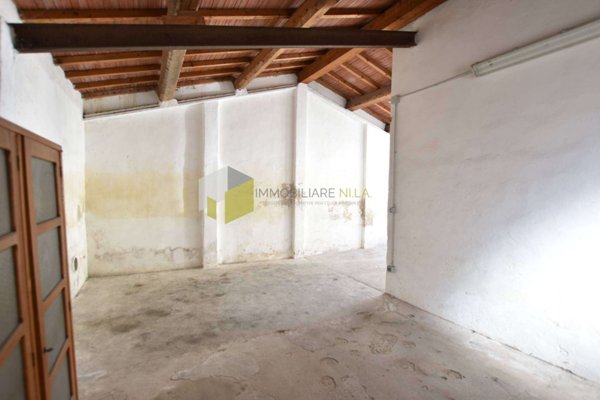 casa indipendente in vendita a Cascina in zona Titignano