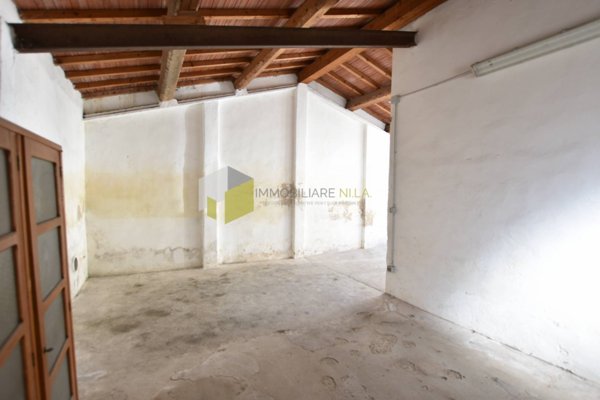 casa indipendente in vendita a Cascina in zona Titignano