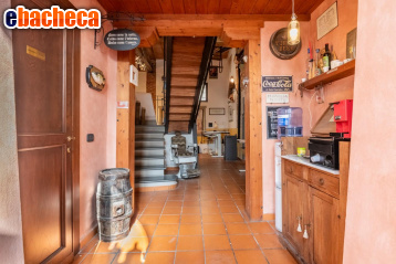 casale in vendita a Cascina