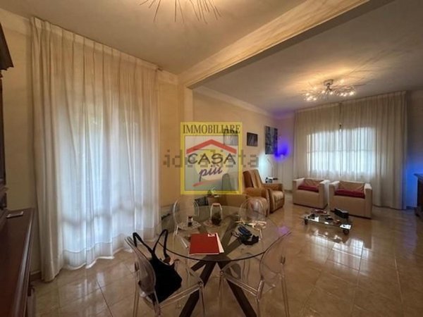 casa indipendente in vendita a Cascina