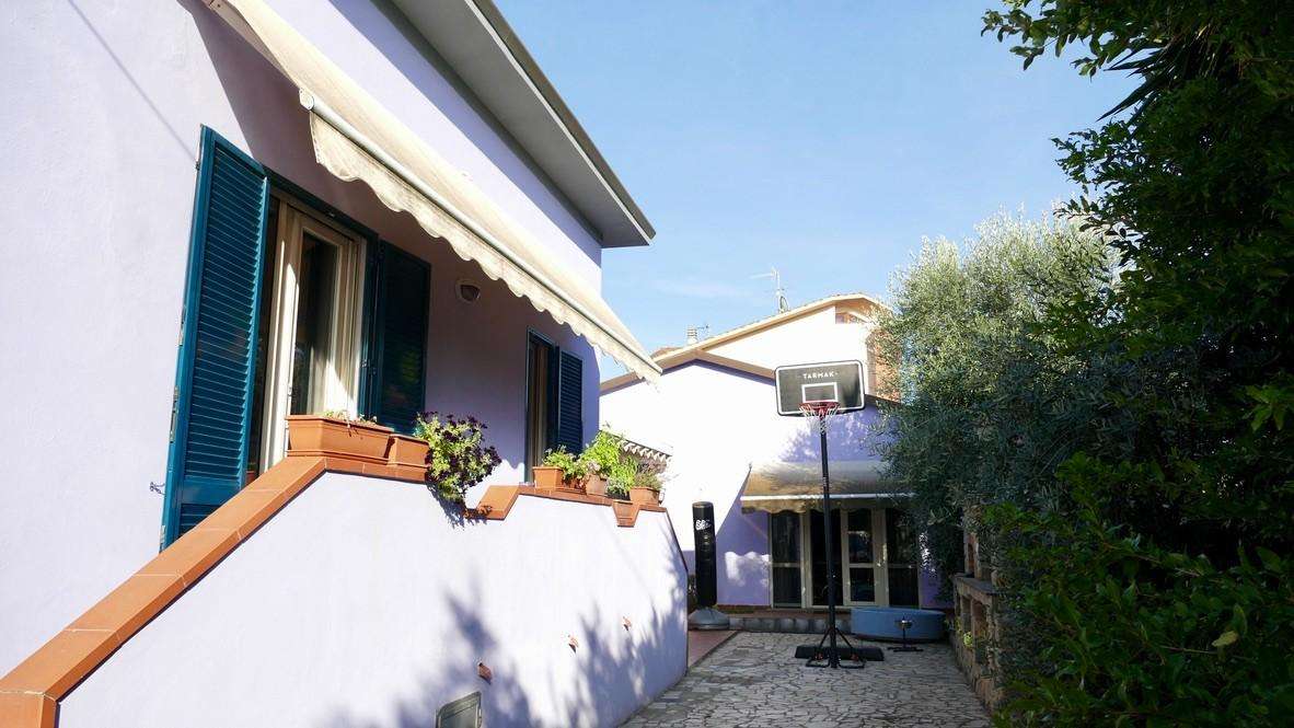 casa indipendente in vendita a Cascina in zona San Lorenzo alle Corti