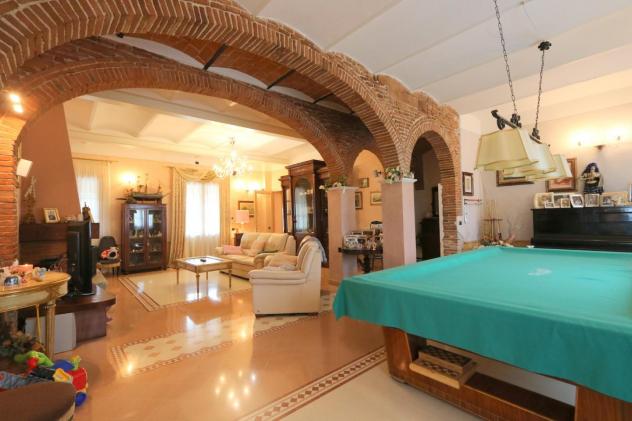 casa indipendente in vendita a Cascina