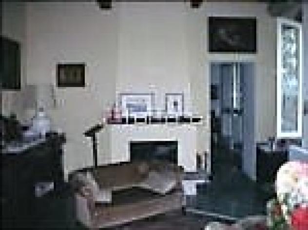 casa indipendente in vendita a Cascina