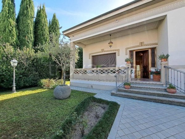 casa indipendente in vendita a Cascina in zona San Casciano