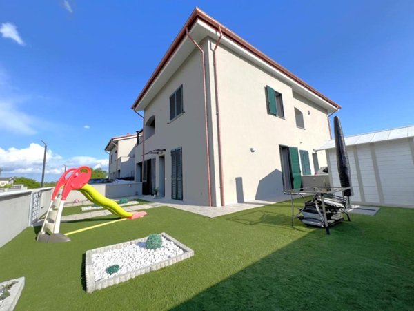casa indipendente in vendita a Cascina in zona San Casciano