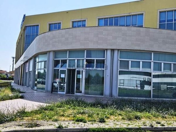 casale in vendita a Cascina