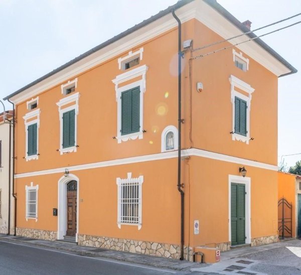 casa indipendente in vendita a Cascina in zona Navacchio