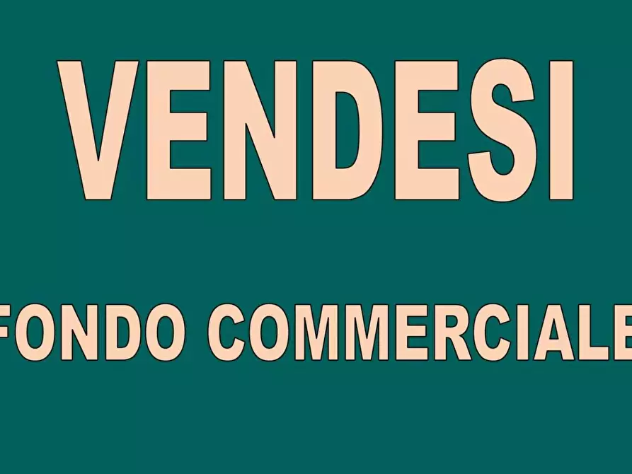 locale commerciale in vendita a Cascina