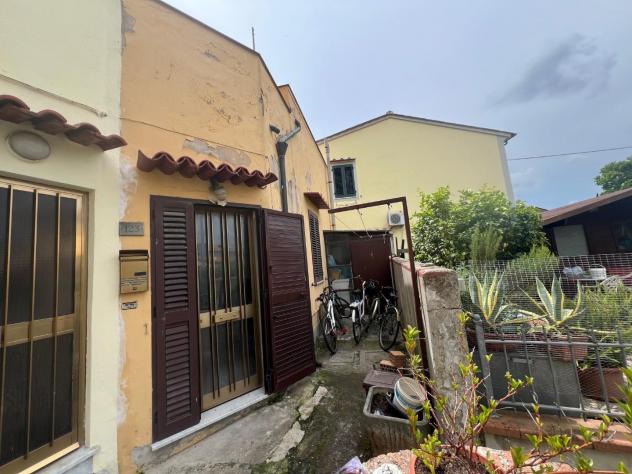 casa indipendente in vendita a Cascina in zona Marciana