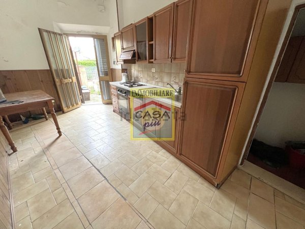 casale in vendita a Cascina in zona Marciana