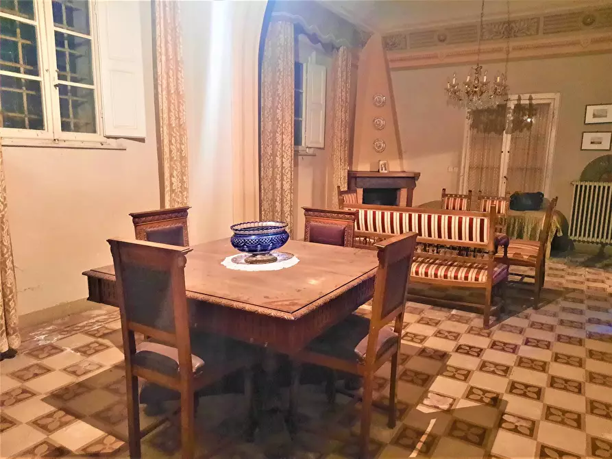 casa indipendente in vendita a Cascina in zona Latignano