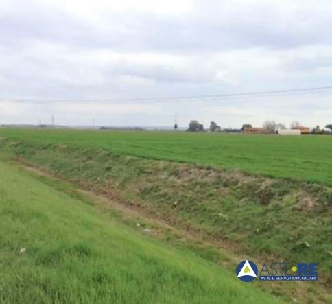 terreno edificabile in vendita a Cascina