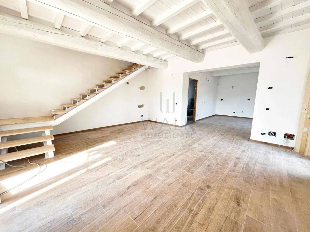 casa indipendente in vendita a Cascina in zona San Giorgio