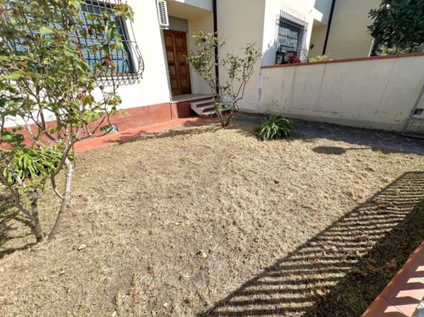 casa indipendente in vendita a Cascina