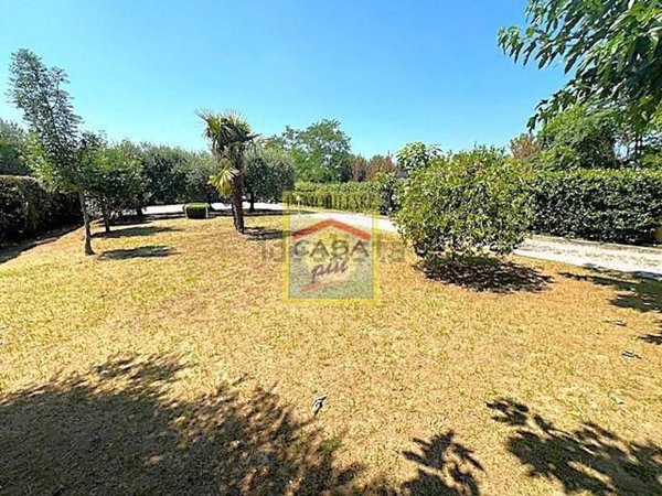 casale in vendita a Cascina