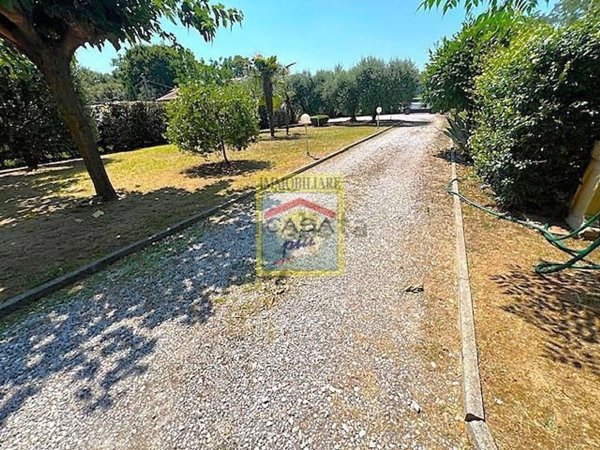 casale in vendita a Cascina