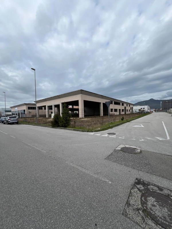 casale in vendita a Cascina