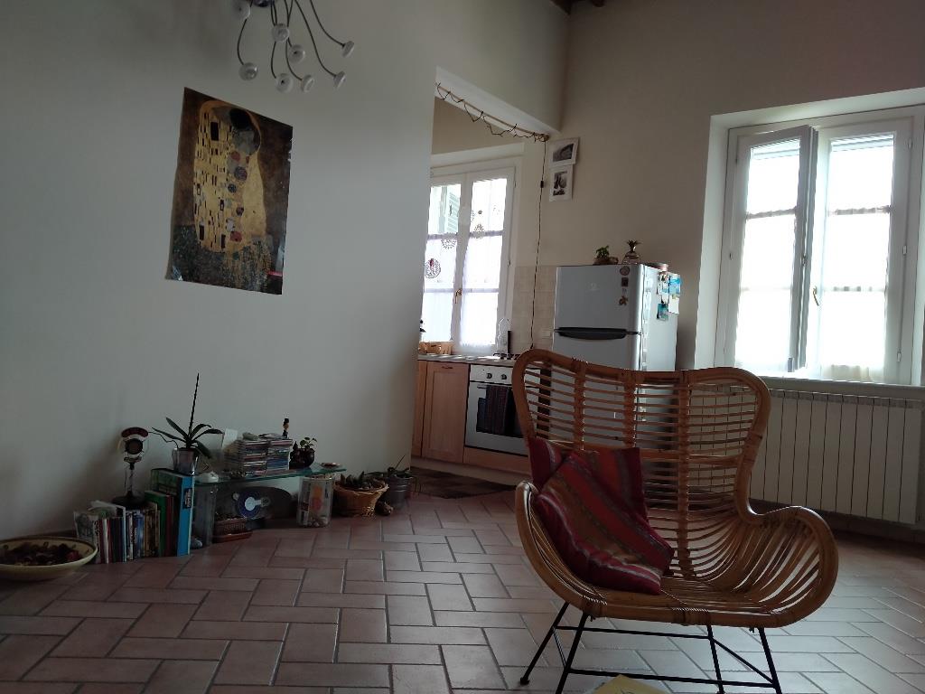 casa indipendente in vendita a Cascina