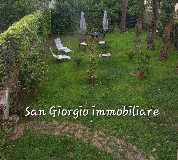 casa indipendente in vendita a Cascina