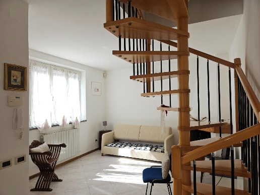 casale in vendita a Cascina