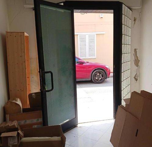 locale commerciale in vendita a Cascina in zona San Frediano a Settimo