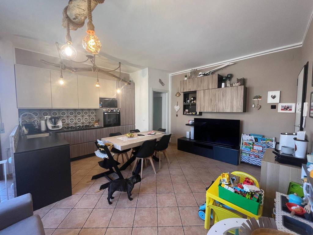 appartamento in vendita a Cascina