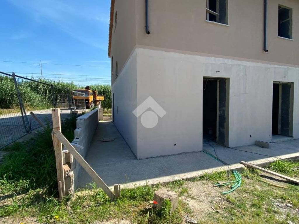 casa indipendente in vendita a Cascina