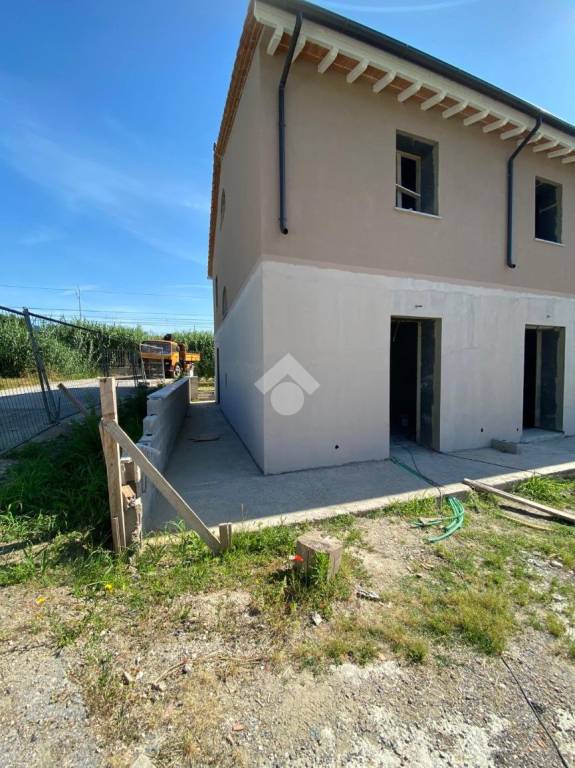 casa indipendente in vendita a Cascina in zona San Lorenzo a Pagnatico