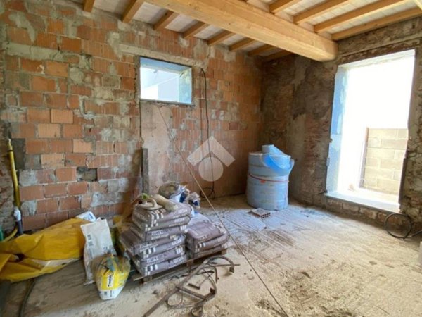 casa indipendente in vendita a Cascina