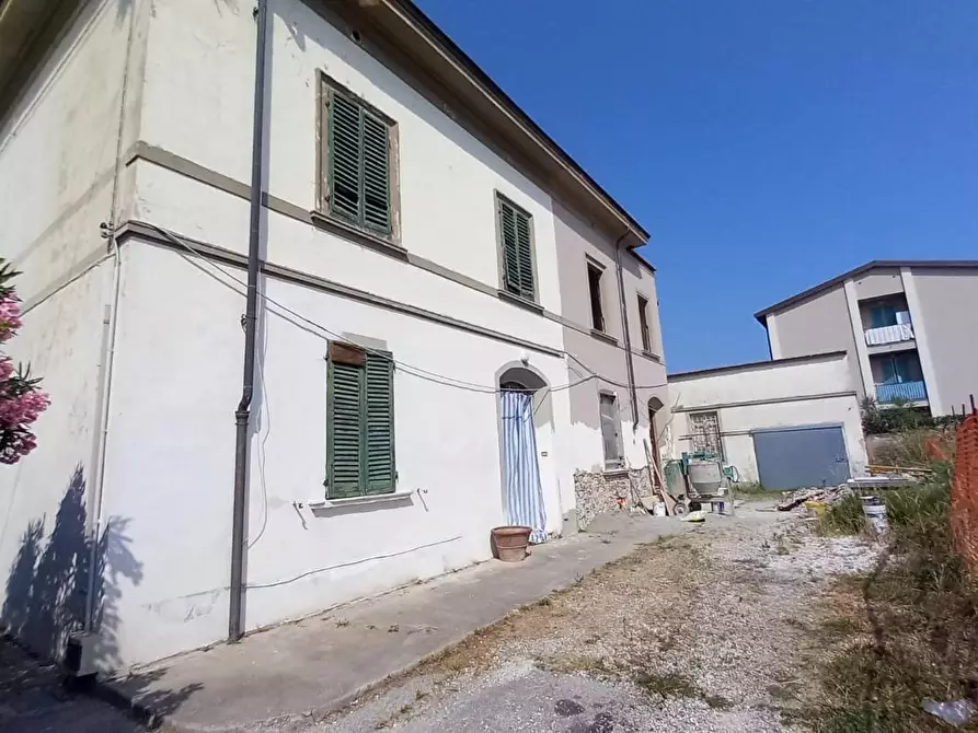 casa indipendente in vendita a Cascina