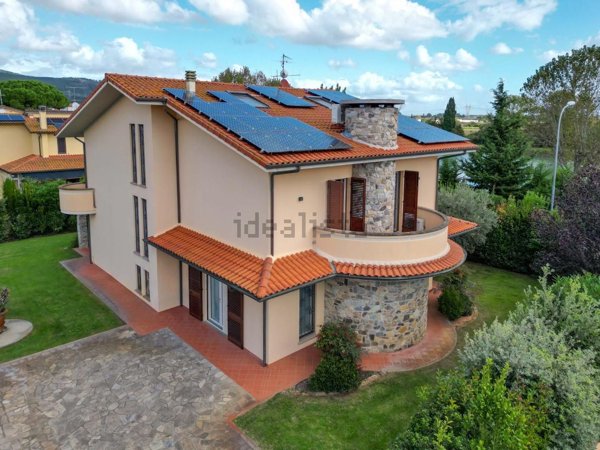 casa indipendente in vendita a Cascina