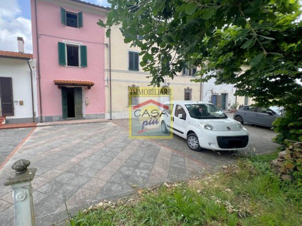 casa indipendente in vendita a Cascina in zona Ripoli