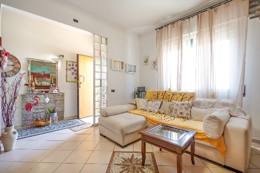 casa indipendente in vendita a Cascina in zona San Lorenzo alle Corti