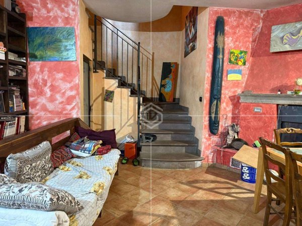 casale in vendita a Cascina