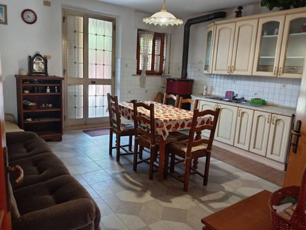 casa indipendente in vendita a Cascina in zona Navacchio