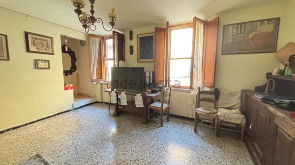 casale in vendita a Cascina